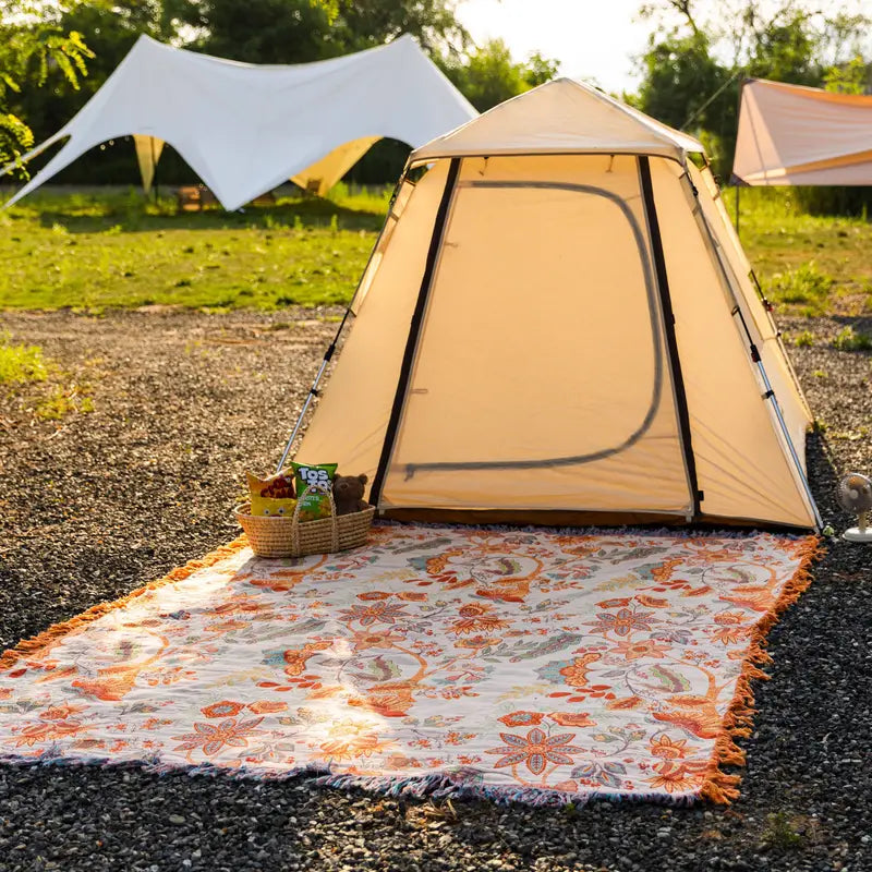 Boho kukkakuvioinen viltti – mukava ja lämmin heitto sohvalle, sängylle ja ulkoiluun