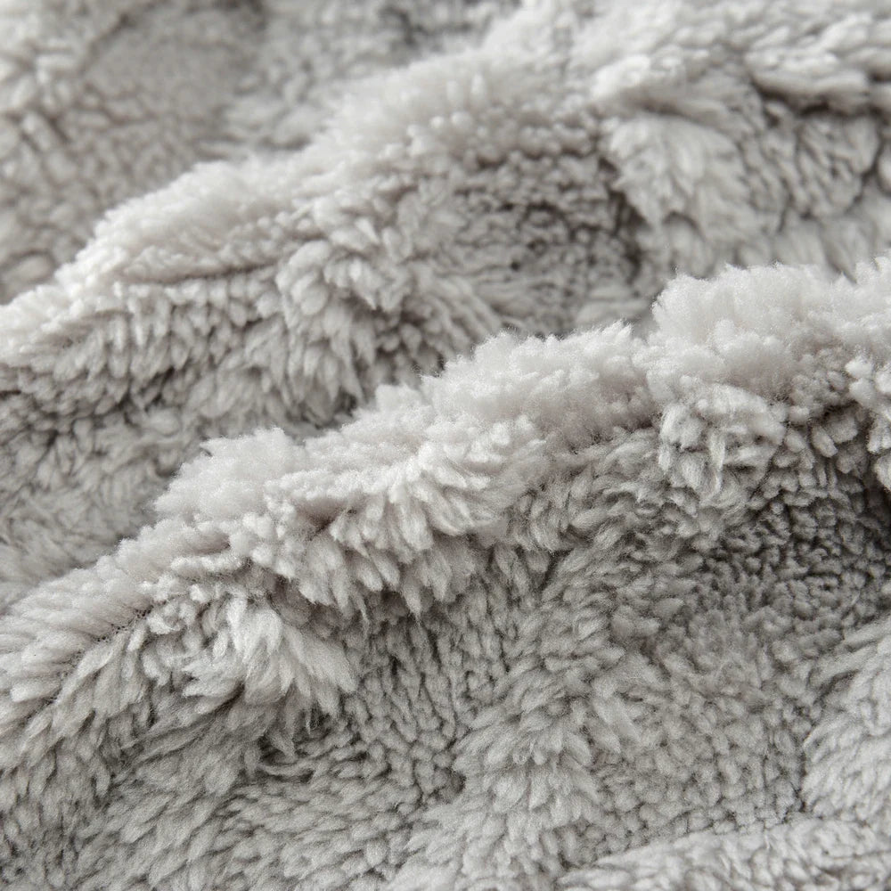 Ylellinen talvitakki koirille ja kissoille äärimmäiseen lämpöön ja mukavuuteen