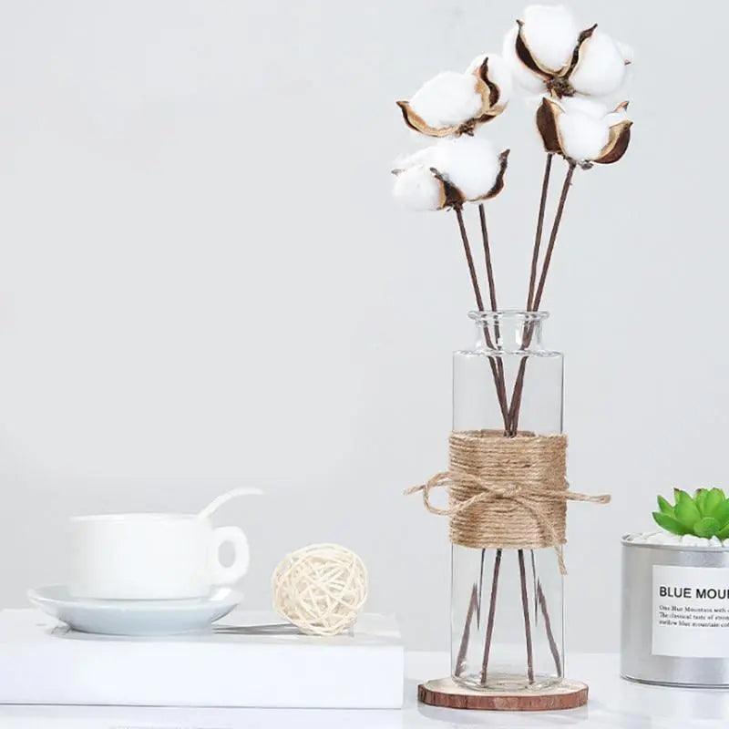 Minimalistinen lasimaljakko - elegantti pöytäkoriste
