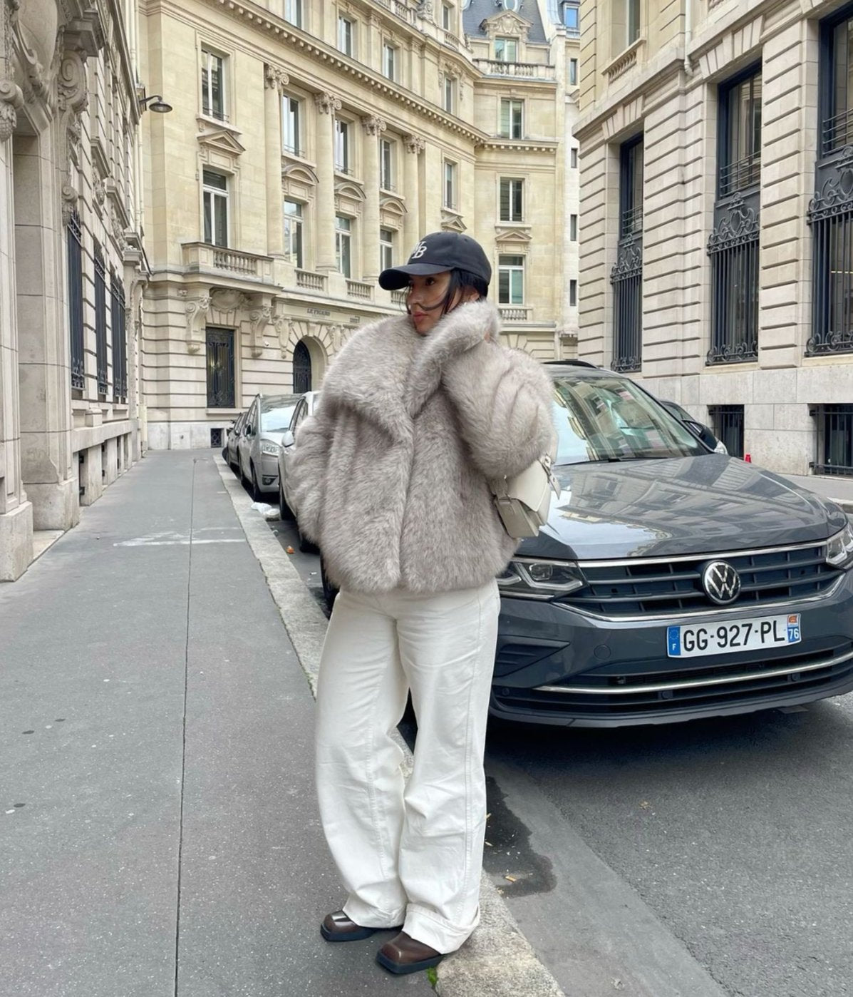 Luxury and Comfort Warm Fur Coat for Women - The Perfect Winter Outfit