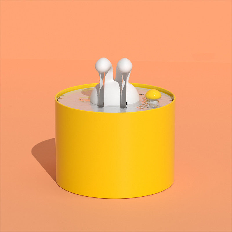 Tyylikäs vesiautomaatti terveelle ja onnelliselle kanille