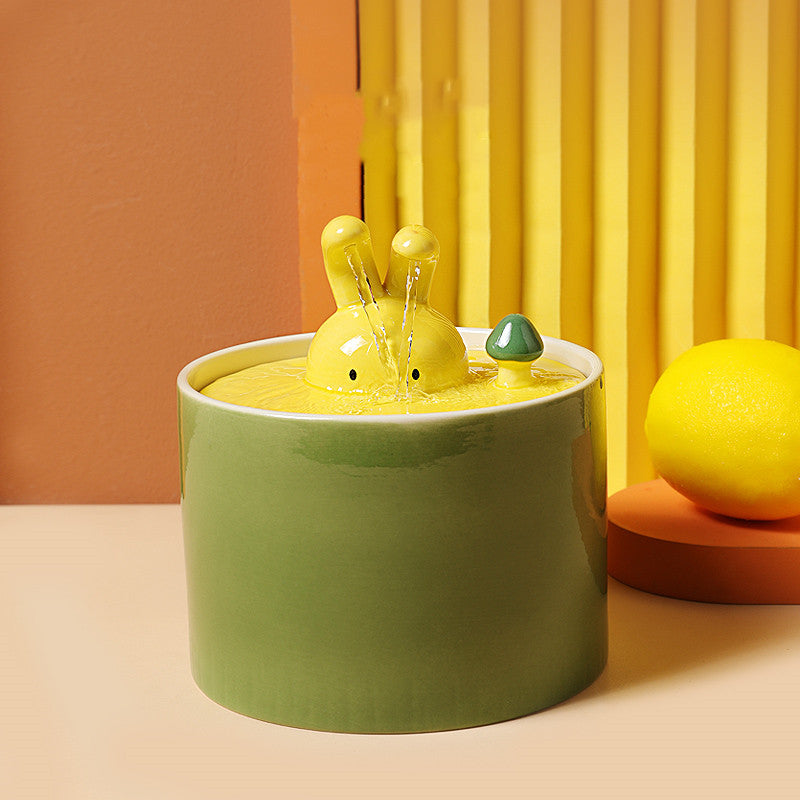 Tyylikäs vesiautomaatti terveelle ja onnelliselle kanille