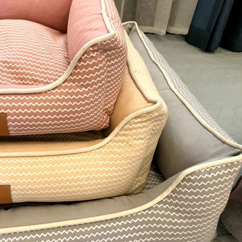 Luksusneliöinen kissan ja pennun häkki äärimmäiseen mukavuuteen