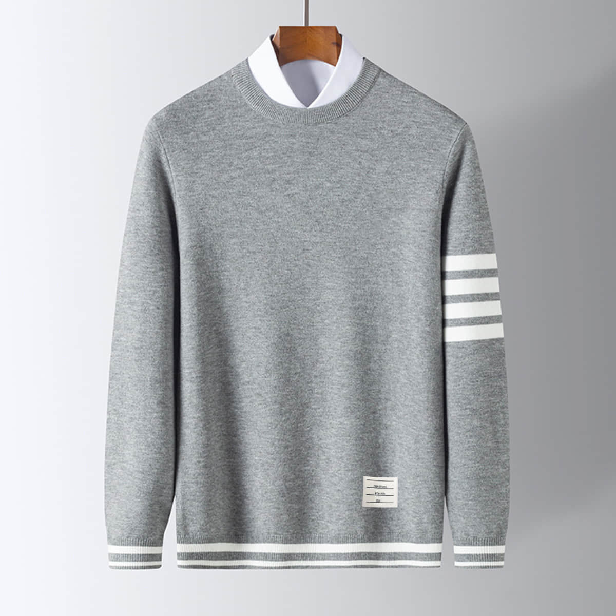 Nils – Elegant Knitted Sweater with Stylish Stripe Details
